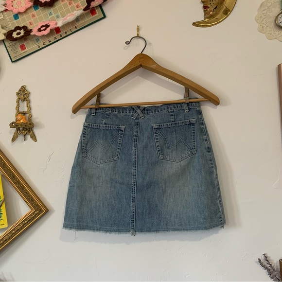 Y2K Button Front Denim Mini Skirt Santa Barbara Light Wash Denim Skirt - Picture 4 of 4